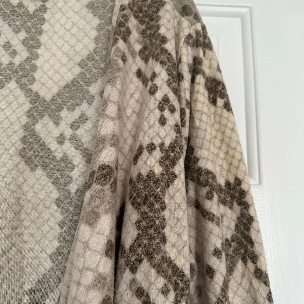 Lularoe Nanette Cardigan‎ Large